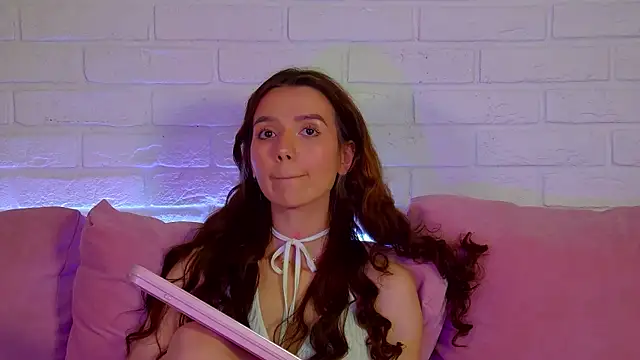 VanessaVienne online show from April 12, 4:45 pm