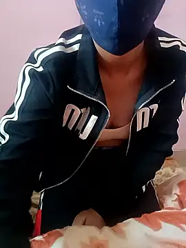 Snapshot of eddy_girl chatting on January 10, 6:04 am eddy girl online show from January 10, 6:04 am