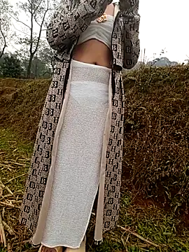 Snapshot of hoahong2 chatting on January 15, 1:21 am hoahong2 online show from January 15, 1:21 am