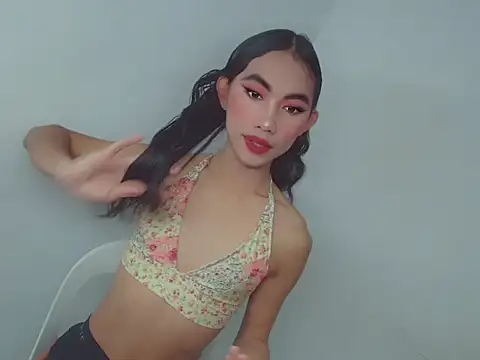 Snapshot of Massivecockfiona chatting on February 19, 5:25 am Massivecockfiona online show from February 19, 5:25 am