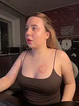 AnnaSeint online show from February 14, 6:26 pm