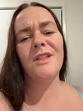 carinabro10 online show from July 11, 8:39 am
