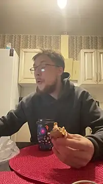 Snapshot of Dildogang chatting on February 28, 12:50 pm Dildogang online show from February 28, 12:50 pm