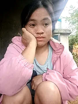 Snapshot of Chaomay_k9 chatting on February 18, 12:06 am Chaomay k9 online show from February 18, 12:06 am