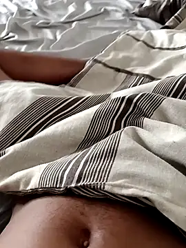 Snapshot of Winterslender chatting on February 1, 6:12 am Winterslender online show from February 1, 6:12 am