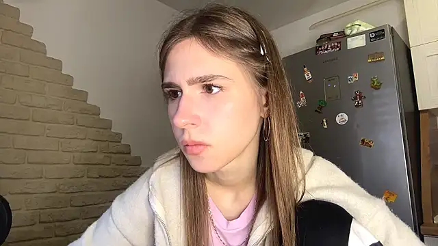 ElsieKuhlmann online show from March 29, 5:07 am