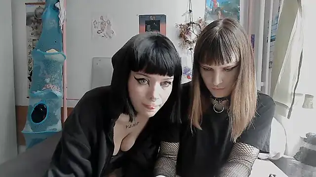 kicianiunia online show from May 17, 3:52 pm
