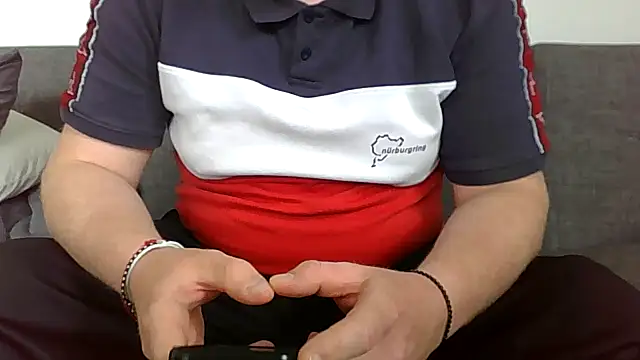 Snapshot of Fat__Slut chatting on May 17, 8:12 am Fat Slut online show from May 17, 8:12 am