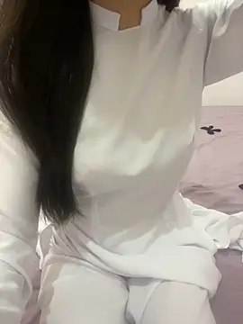 Linhtruong   online show from February 28, 3:57 pm