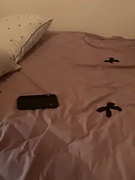 Linhtruong   online show from April 21, 6:44 pm