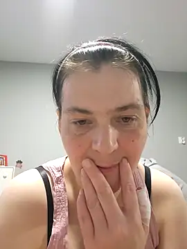 Snapshot of roksa2026 chatting on April 30, 6:47 pm roksa2026 online show from April 30, 6:47 pm