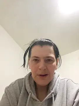 Snapshot of roksa2026 chatting on May 1, 8:08 am roksa2026 online show from May 1, 8:08 am