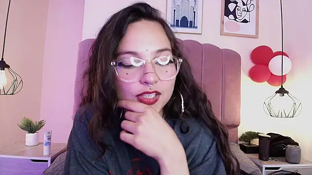 Hanabie  online show from April 11, 7:45 am