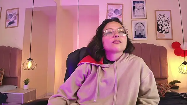 Hanabie  online show from April 18, 3:21 am