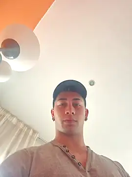 Dantedandelionx online show from January 15, 1:59 pm