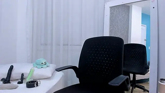 ViictoriiaSaenz online show from March 30, 4:57 am