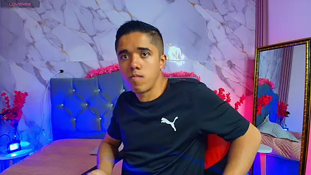 Snapshot of samu_blakee chatting on January 13, 3:17 pm samu blakee online show from January 13, 3:17 pm