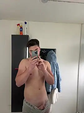 raph5666 online show from March 13, 4:02 pm