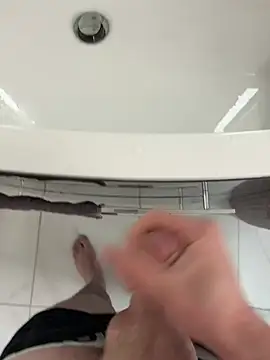 raph5666 online show from March 25, 2:56 pm