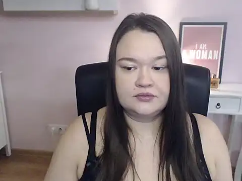 Snapshot of HollyDanceSoul chatting on February 3, 5:27 am HollyDanceSoul online show from February 3, 5:27 am