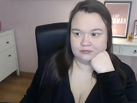 Snapshot of HollyDanceSoul chatting on February 10, 5:22 am HollyDanceSoul online show from February 10, 5:22 am