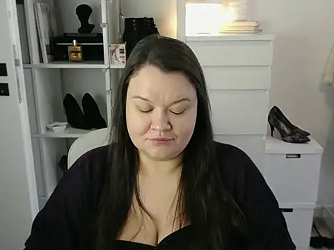 HollyDanceSoul online show from March 18, 7:33 am