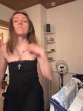 Snapshot of Marina_und_Jayden chatting on February 7, 11:41 pm Marina und Jayden online show from February 7, 11:41 pm