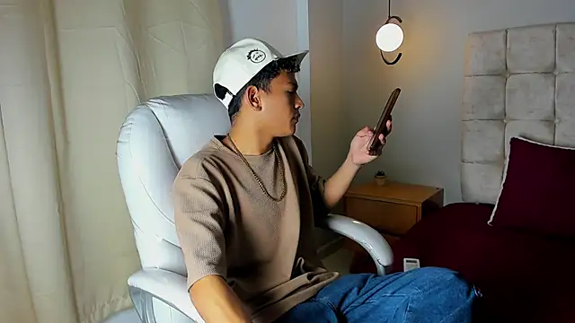 twink royale18 online show from February 23, 4:26 pm