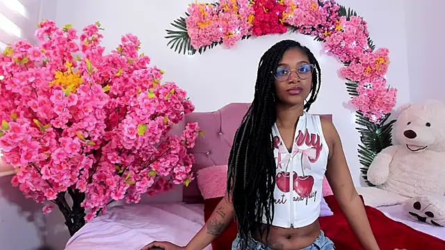 Pamela James  online show from January 14, 2:12 pm