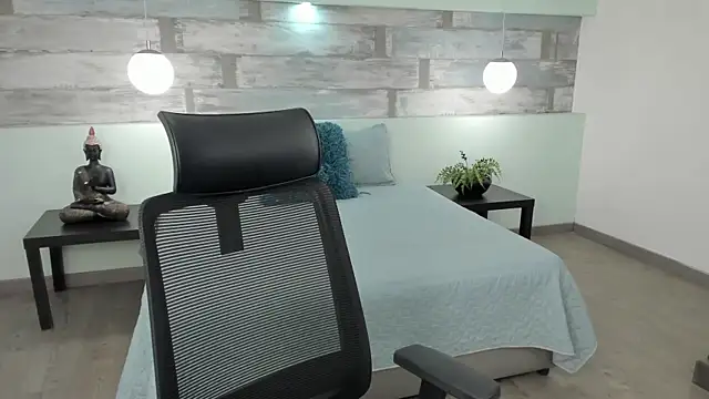 Abriil cutee online show from March 25, 6:03 pm