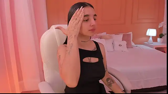 Abriil cutee online show from June 11, 1:09 pm