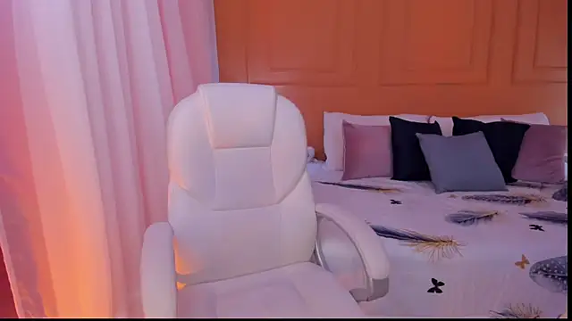Abriil cutee online show from June 30, 2:18 pm