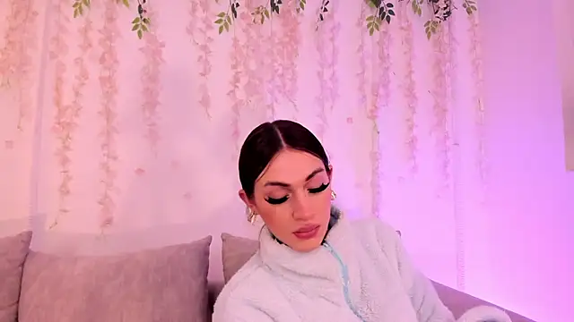 lizz lunna online show from February 27, 9:26 pm