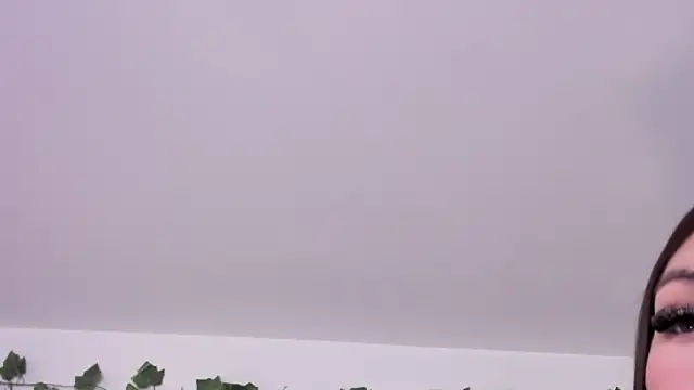 lizz lunna online show from March 13, 9:54 pm