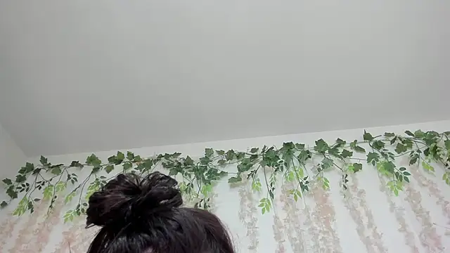 lizz lunna online show from March 26, 8:36 pm