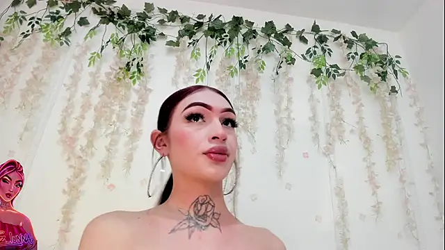 Snapshot of lizz_lunna chatting on July 16, 11:33 pm lizz lunna online show from July 16, 11:33 pm