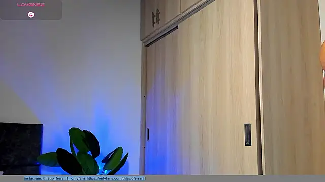 thiago ferrari  online show from February 27, 9:04 pm