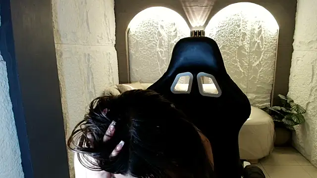 katalina r  online show from April 19, 6:10 pm