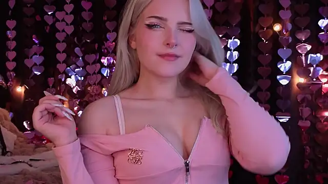 Snapshot of ShyniAlice chatting on February 14, 4:31 am ShyniAlice online show from February 14, 4:31 am