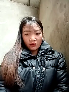 Snapshot of Nunaa2x chatting on January 13, 12:16 am Nunaa2x online show from January 13, 12:16 am