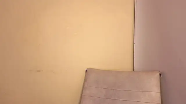 Snapshot of KimiNaru chatting on February 6, 4:06 am KimiNaru online show from February 6, 4:06 am