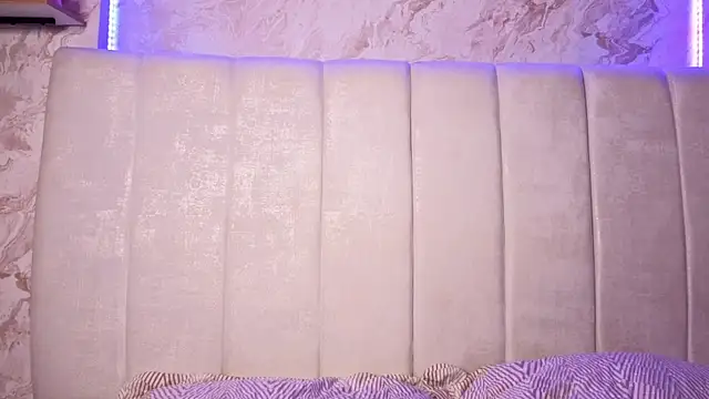 Snapshot of KimiNaru chatting on February 10, 4:16 am KimiNaru online show from February 10, 4:16 am