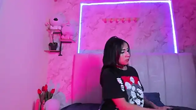 Snapshot of KimiNaru chatting on February 23, 3:59 am KimiNaru online show from February 23, 3:59 am