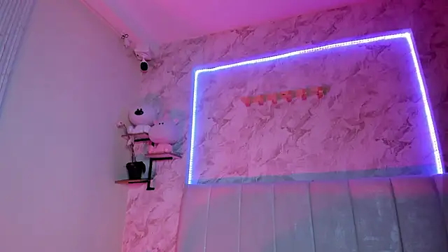 Snapshot of KimiNaru chatting on February 27, 3:50 am KimiNaru online show from February 27, 3:50 am