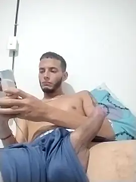 Snapshot of ehc1312 chatting on January 19, 6:06 am ehc1312 online show from January 19, 6:06 am