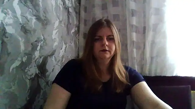 Snapshot of DarkRose0104 chatting on January 13, 7:02 am DarkRose0104 online show from January 13, 7:02 am