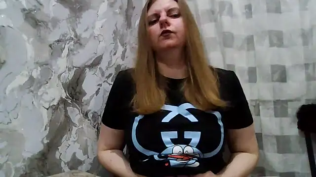 Snapshot of DarkRose0104 chatting on February 27, 7:47 pm DarkRose0104 online show from February 27, 7:47 pm