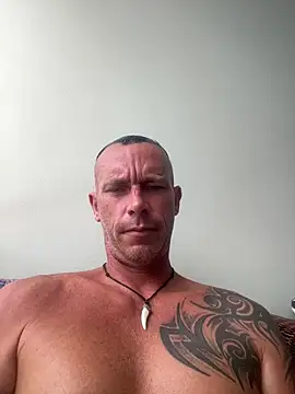 sexytony82 online show from April 25, 5:21 am