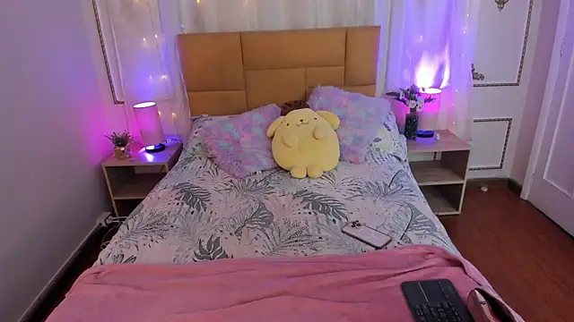 Jenifer James online show from February 12, 12:05 am