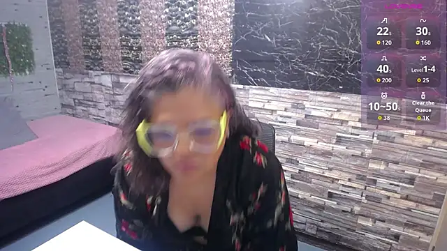 mia pazzi online show from January 12, 10:48 pm